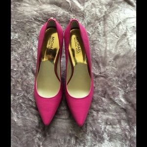MICHAEL KORS MK-FLEX MID PUMP Fuschia